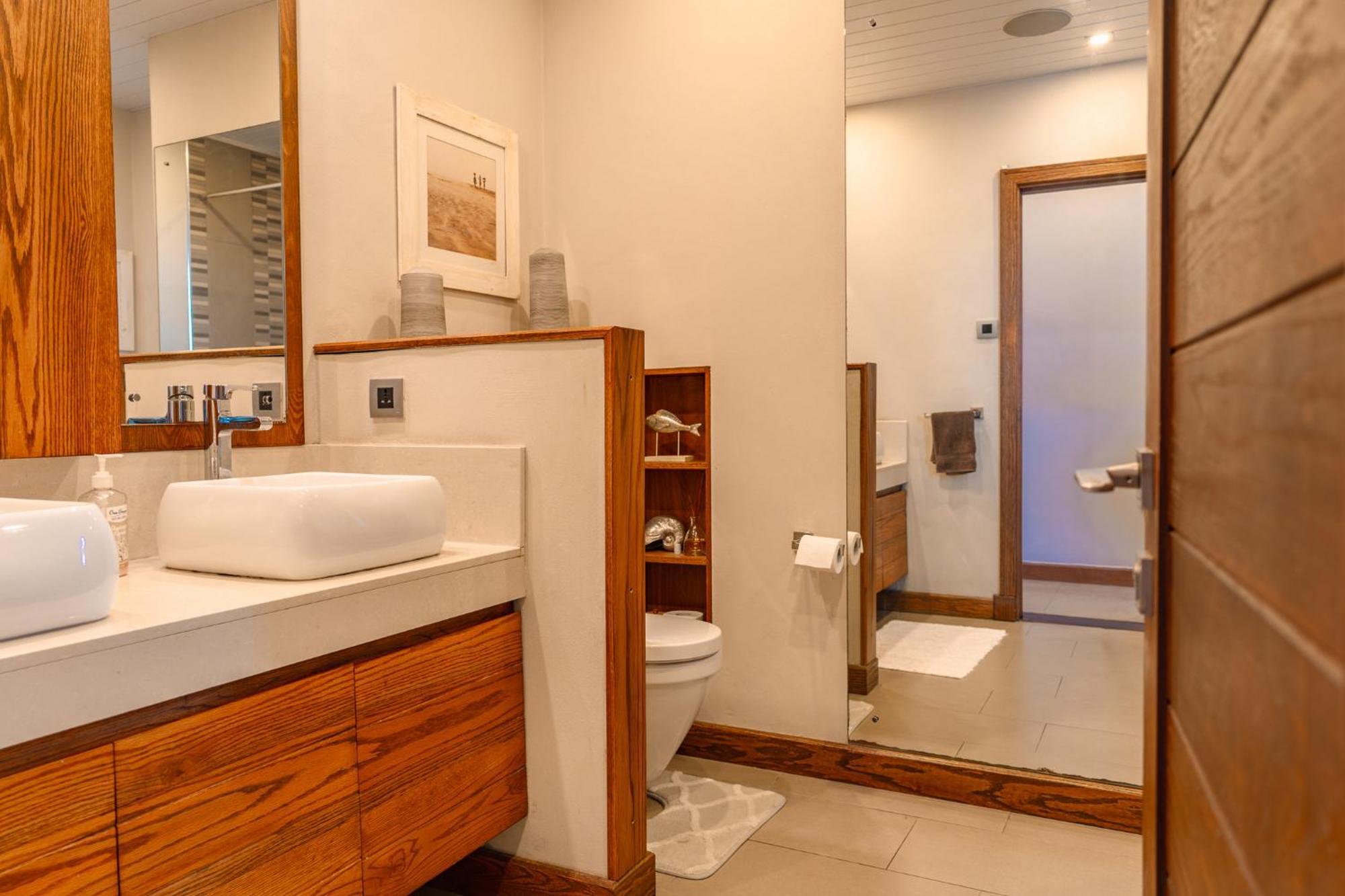 Beachfront Luxurious Stunning Sunset Boulevard Apartment, Grand Bay Buitenkant foto