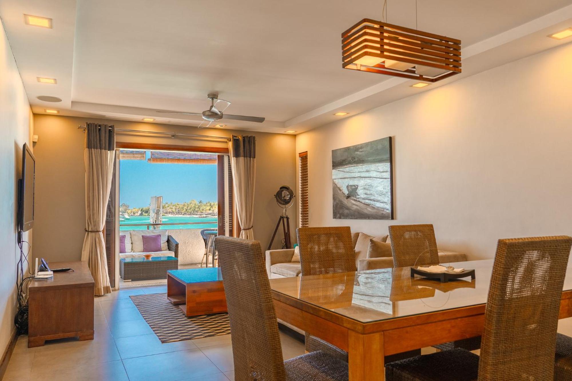 Beachfront Luxurious Stunning Sunset Boulevard Apartment, Grand Bay Buitenkant foto