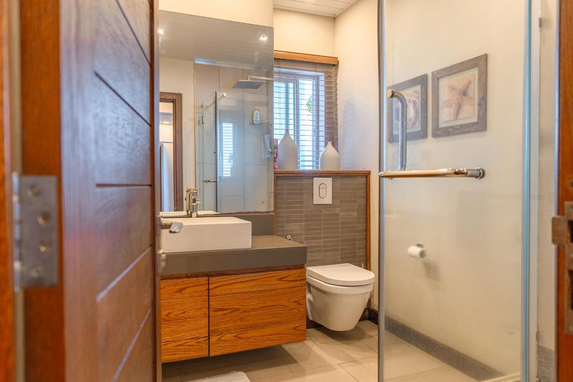 Beachfront Luxurious Stunning Sunset Boulevard Apartment, Grand Bay Buitenkant foto