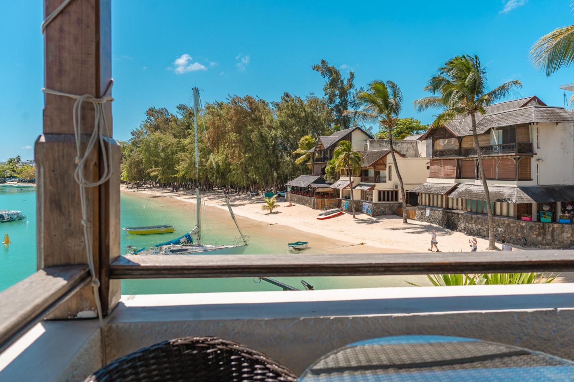 Beachfront Luxurious Stunning Sunset Boulevard Apartment, Grand Bay Buitenkant foto