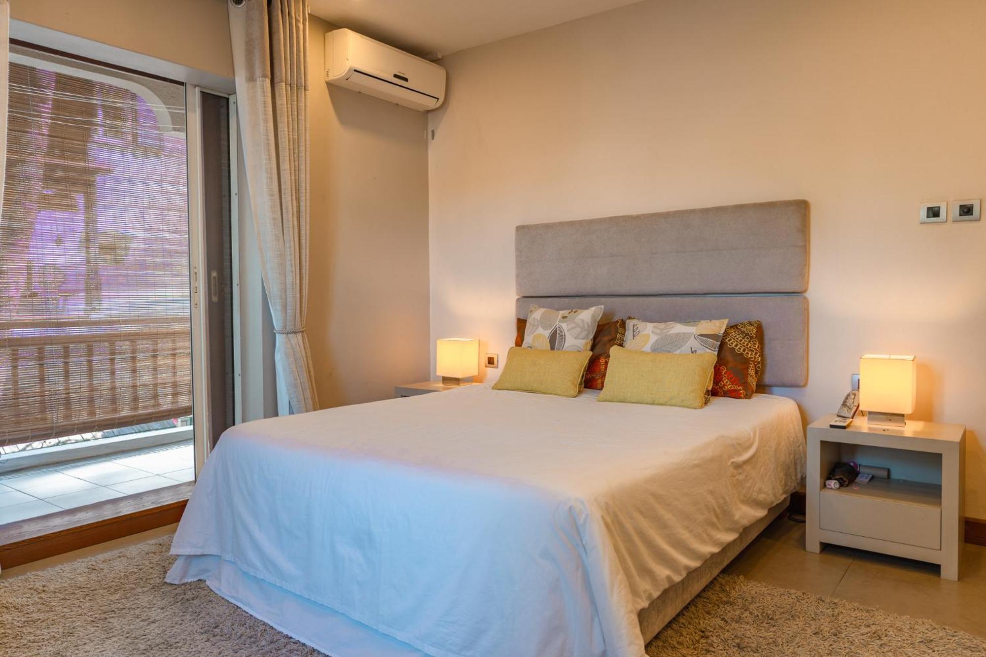 Beachfront Luxurious Stunning Sunset Boulevard Apartment, Grand Bay Buitenkant foto